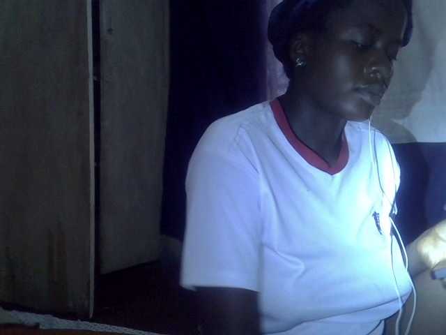 Lavella's BongaCams show and profile