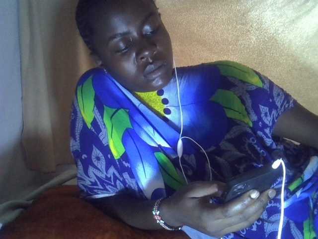 Lavella's BongaCams show and profile