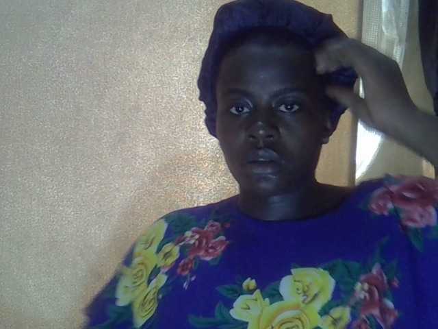 Lavella's BongaCams show and profile