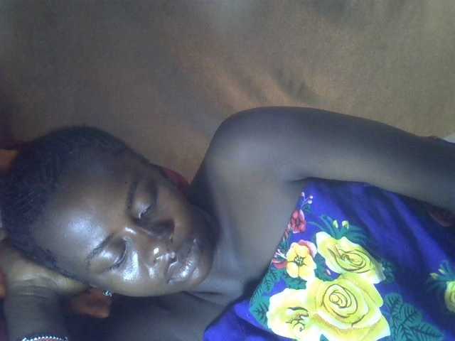 Lavella's BongaCams show and profile