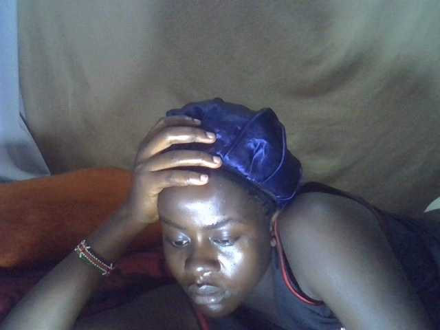 Lavella's BongaCams show and profile