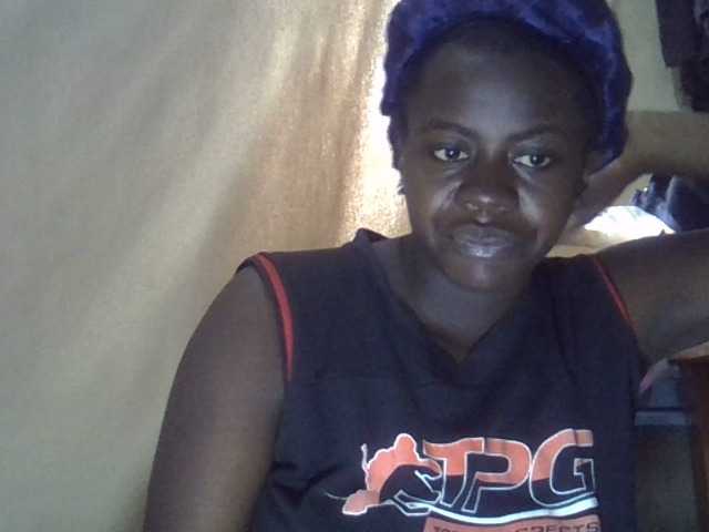 Lavella's BongaCams show and profile