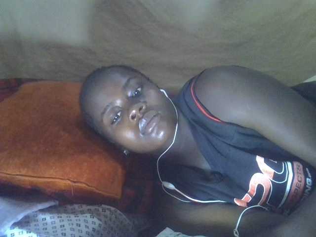 Lavella's BongaCams show and profile