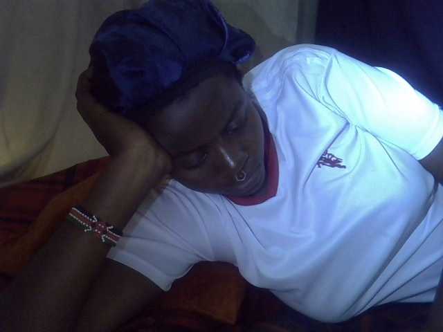 Lavella's BongaCams show and profile