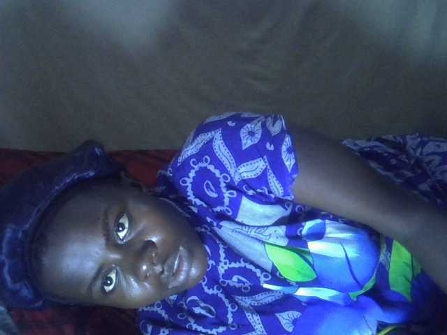 Lavella's BongaCams show and profile