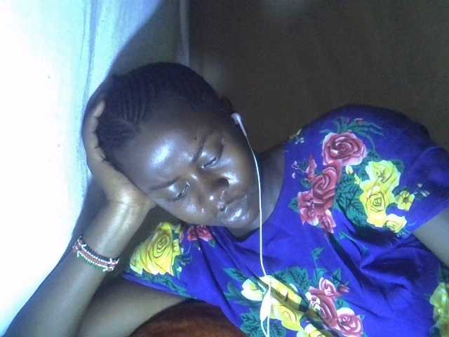 Lavella's BongaCams show and profile