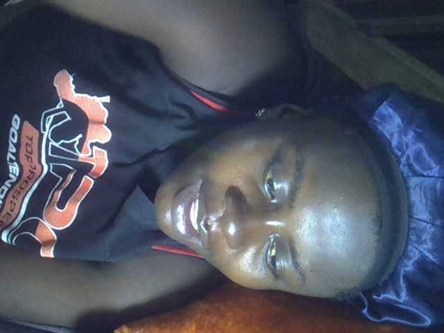 Lavella's BongaCams show and profile