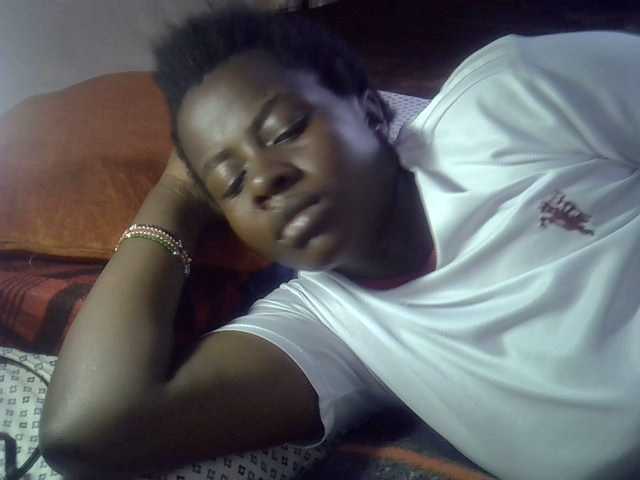 Lavella's BongaCams show and profile