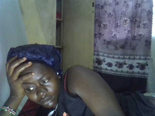 Lavella's BongaCams show and profile