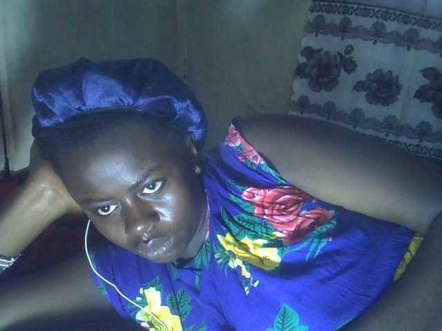 Lavella's BongaCams show and profile