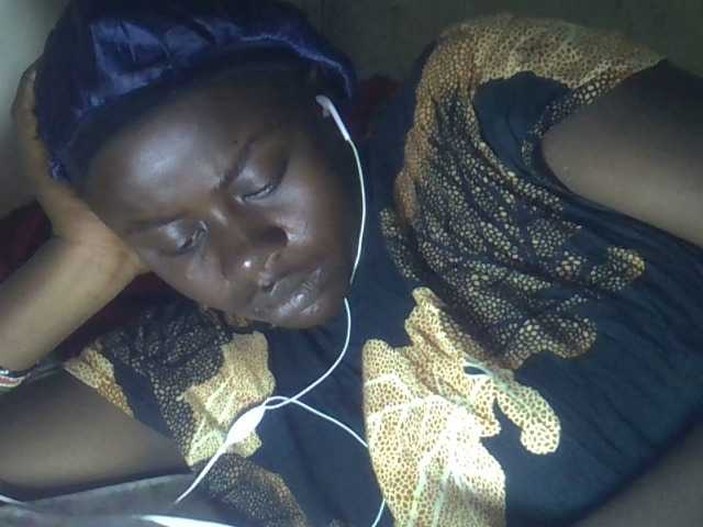 Lavella's BongaCams show and profile