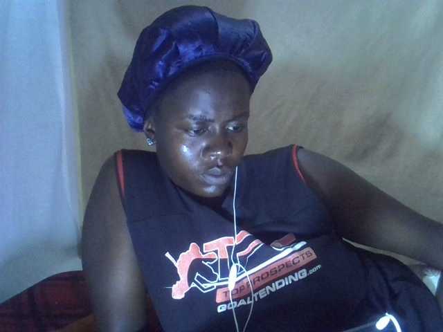 Lavella's BongaCams show and profile