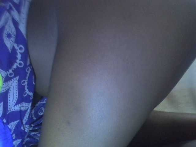 Lavella's BongaCams show and profile