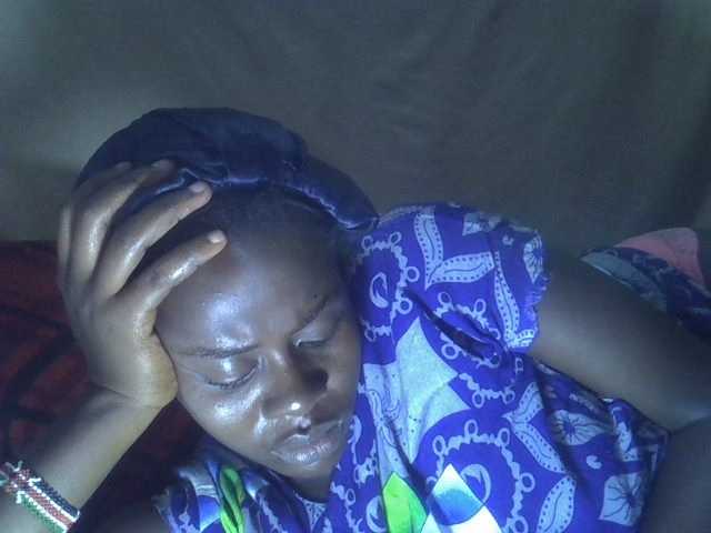 Lavella's BongaCams show and profile