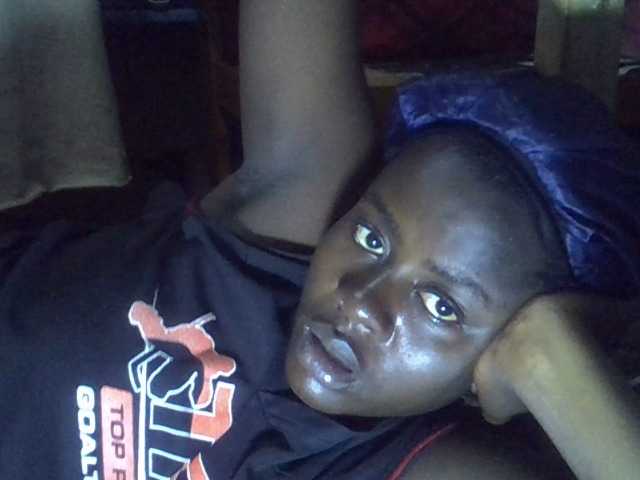 Lavella's BongaCams show and profile