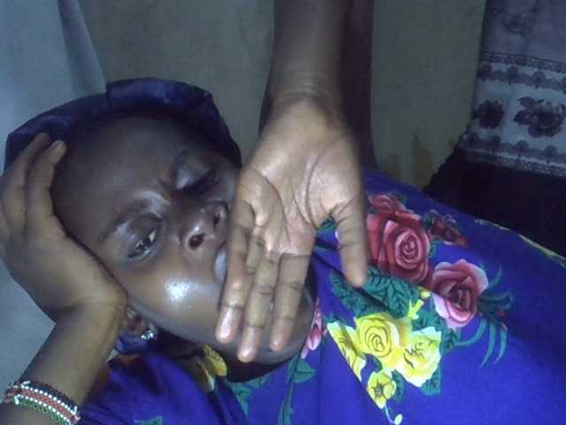 Lavella's BongaCams show and profile