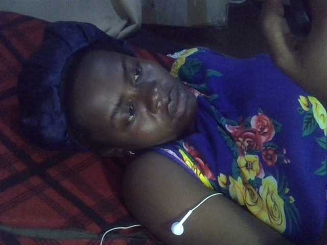 Lavella's BongaCams show and profile