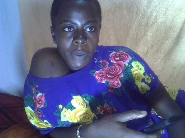 Lavella's BongaCams show and profile