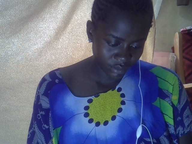 Lavella's BongaCams show and profile