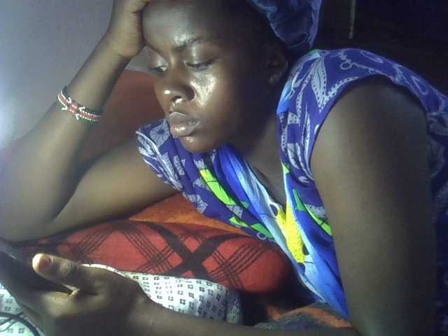 Lavella's BongaCams show and profile