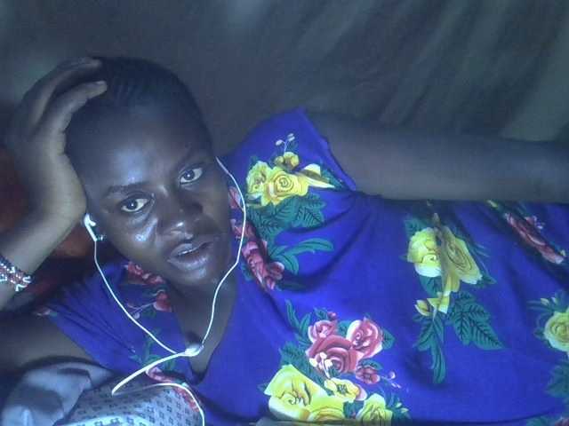 Lavella's BongaCams show and profile