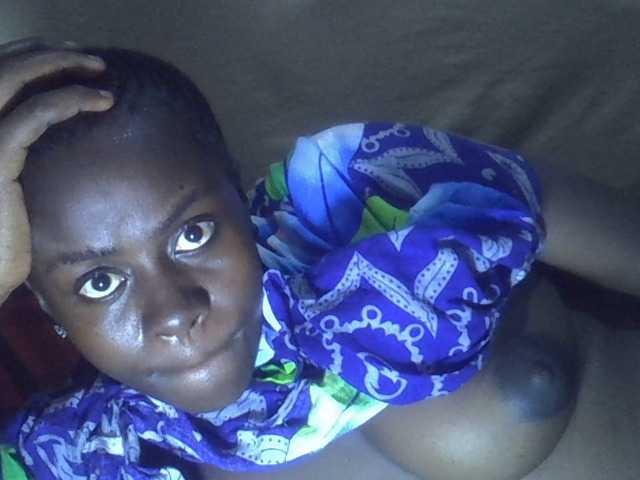 Lavella's BongaCams show and profile