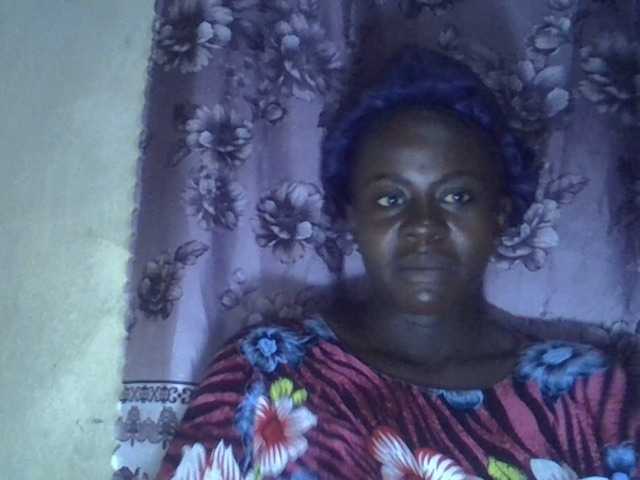 Lavella's BongaCams show and profile