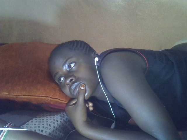 Lavella's BongaCams show and profile