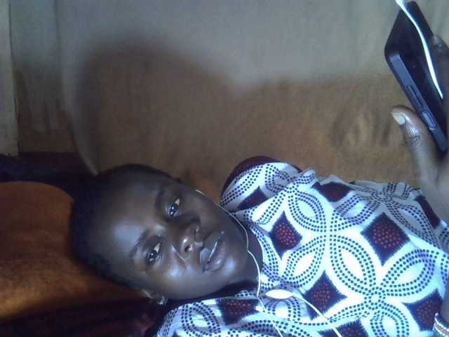 Lavella's BongaCams show and profile