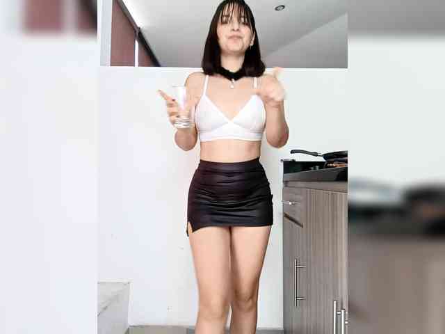 Cerecitaqueenn webcam