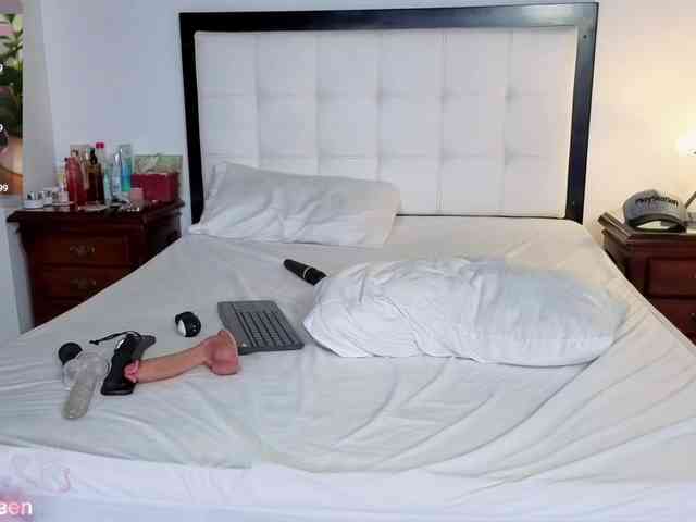 Cerecitaqueenn webcam