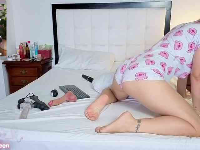 Cerecitaqueenn webcam