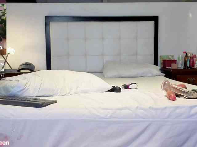 Cerecitaqueenn webcam