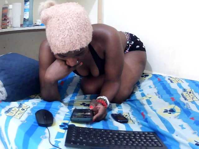 Karenato's BongaCams show and profile