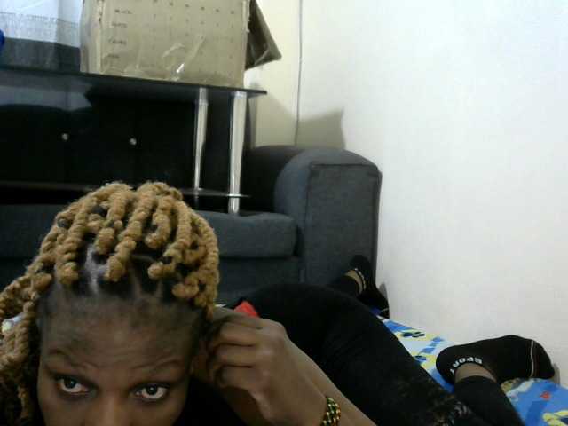 Karenato webcam bongacams model stream image