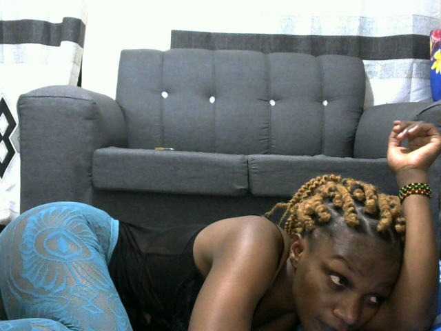 Karenato webcam bongacams model stream image