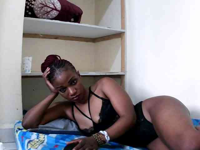 Karenato Live Webcam on BongaCams