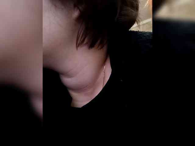 FoxyLoVe01 Live Webcam on BongaCams