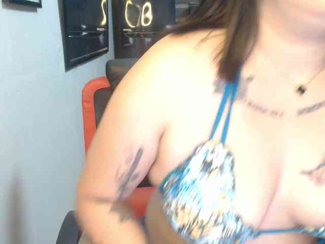 SexxyHotGoddes4uxxx webcam