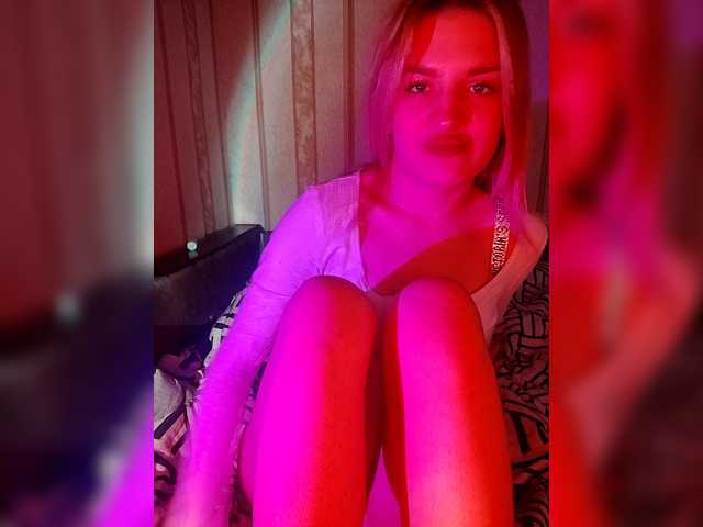 angelbabysweet's BongaCams show and profile