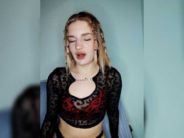 angelbabysweet's BongaCams show and profile