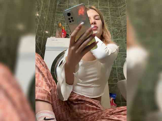 candycomatozzzze webcam