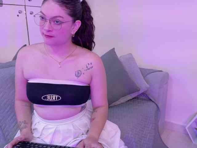 KatiaEvans webcam