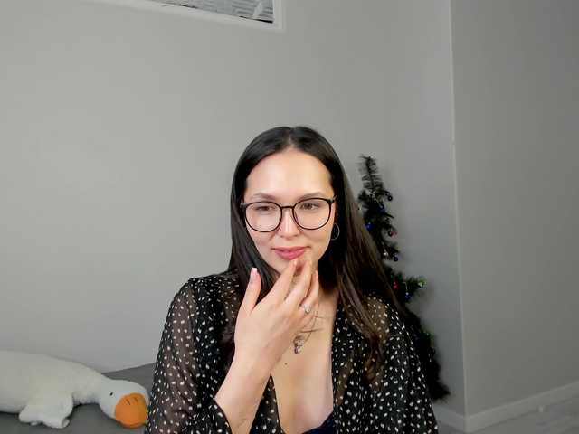 elina-syui's BongaCams show and profile
