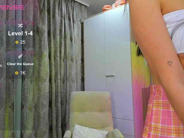 chloe-girl-fantasy webcam