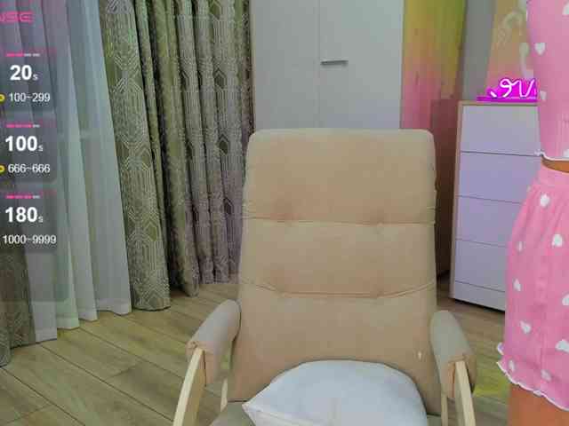 chloe-girl-fantasy webcam