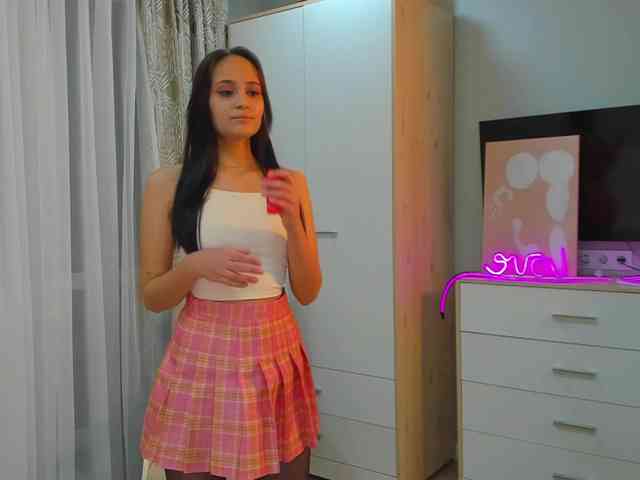 chloe-girl-fantasy webcam