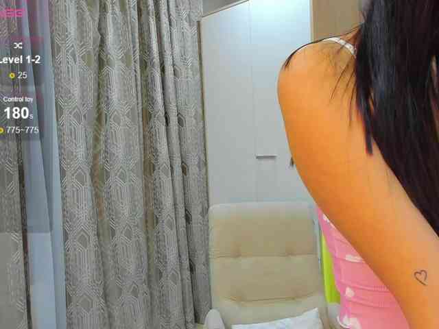 chloe-girl-fantasy webcam