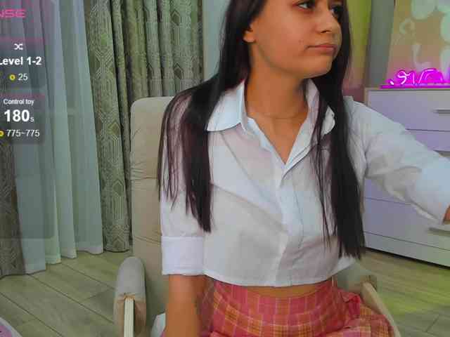 chloe-girl-fantasy webcam