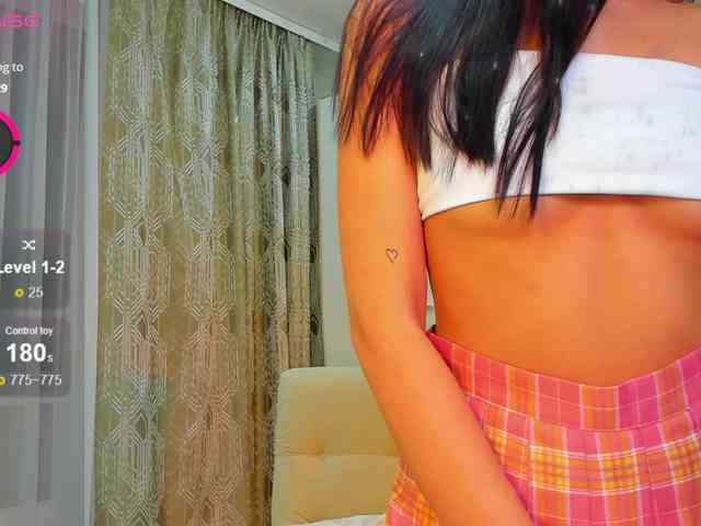 chloe-girl-fantasy webcam